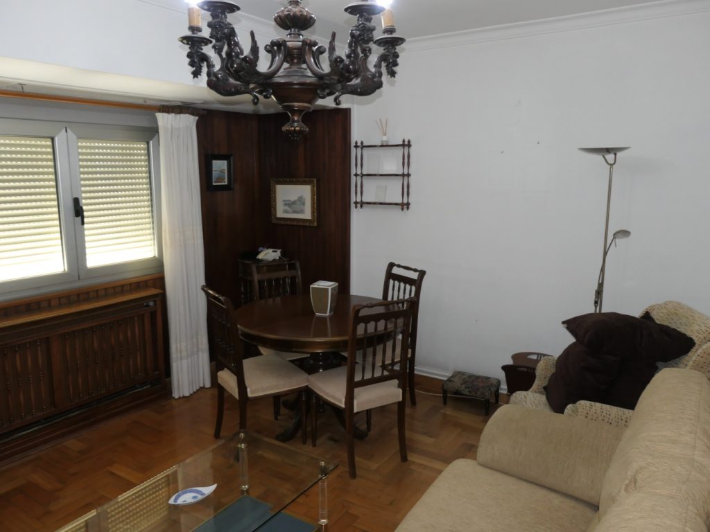 Piso de 5 dormitorios, Calle Conde