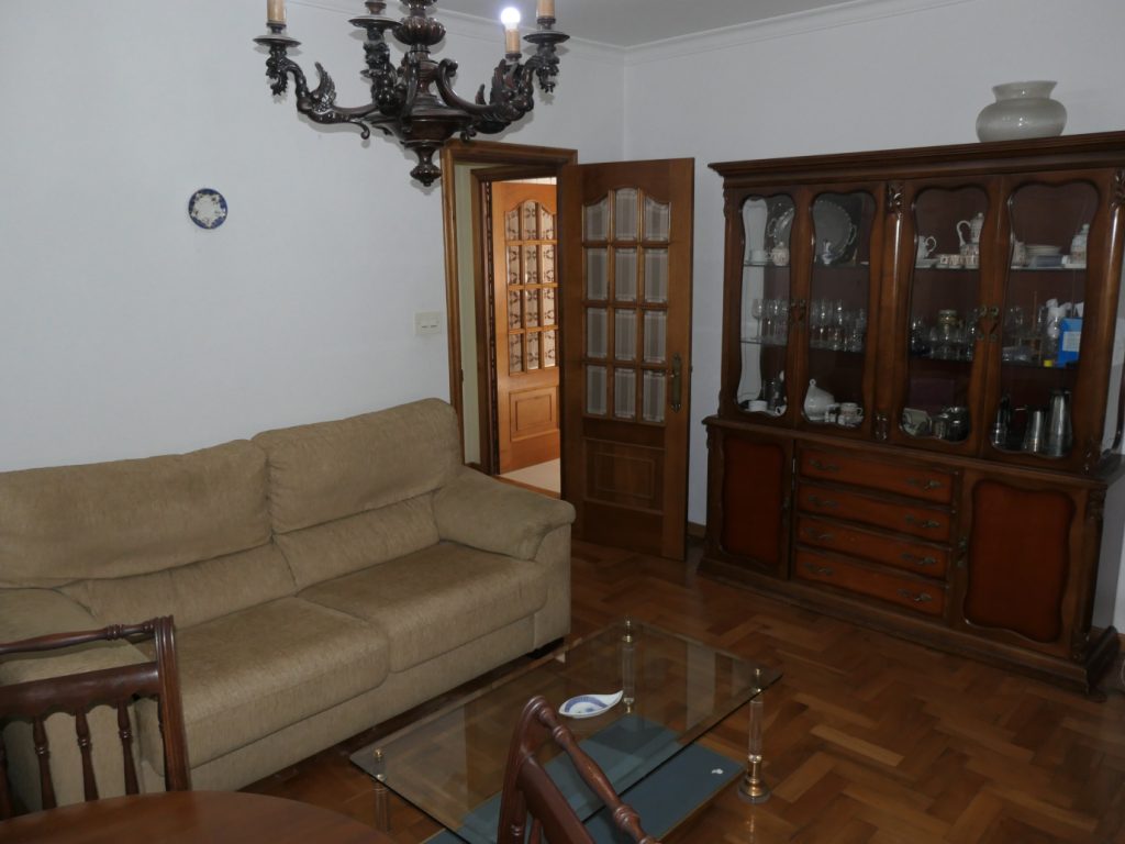 Piso de 5 dormitorios, Calle Conde