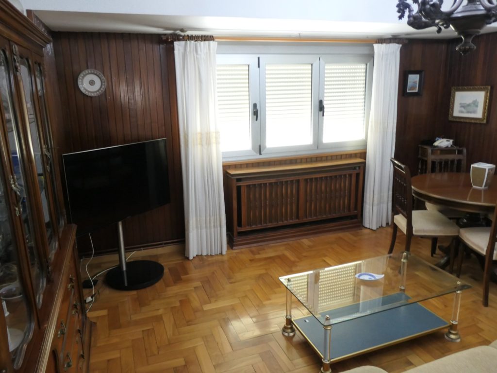 Piso de 5 dormitorios, Calle Conde