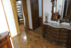 Piso de 5 dormitorios, Calle Conde