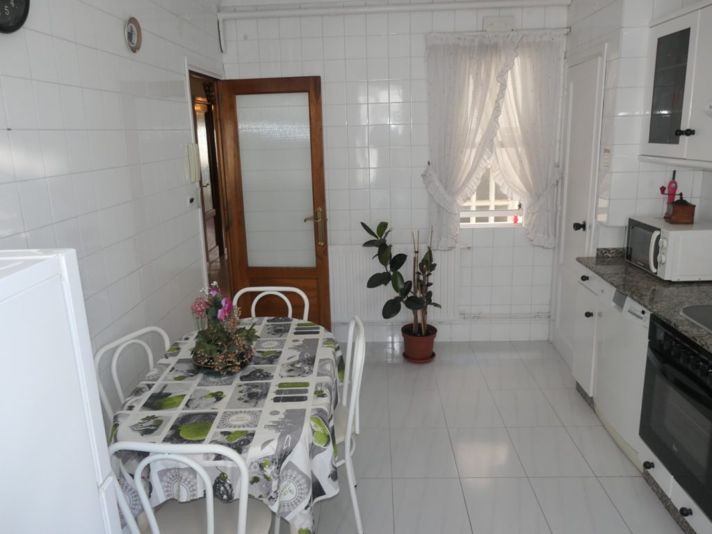 Piso de 3/4 dormitorios, Avda. de La Coruña