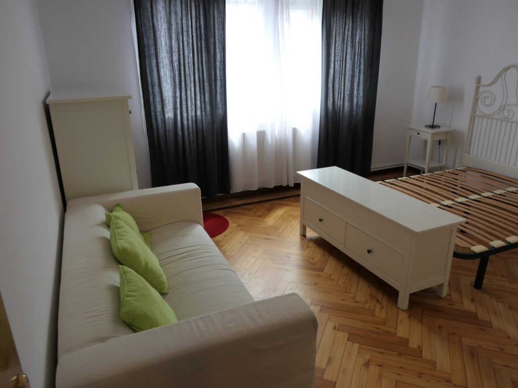 Piso de 5 dormitorios, Río Navia