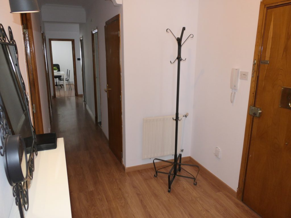 Piso de 5 dormitorios, Río Navia