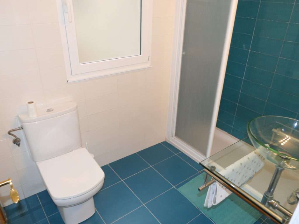 Piso de 5 dormitorios, Río Navia