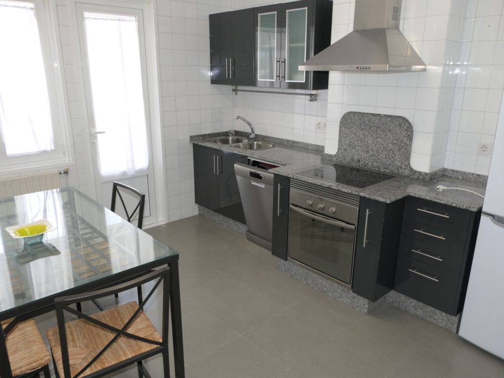 Piso de 5 dormitorios, Río Navia