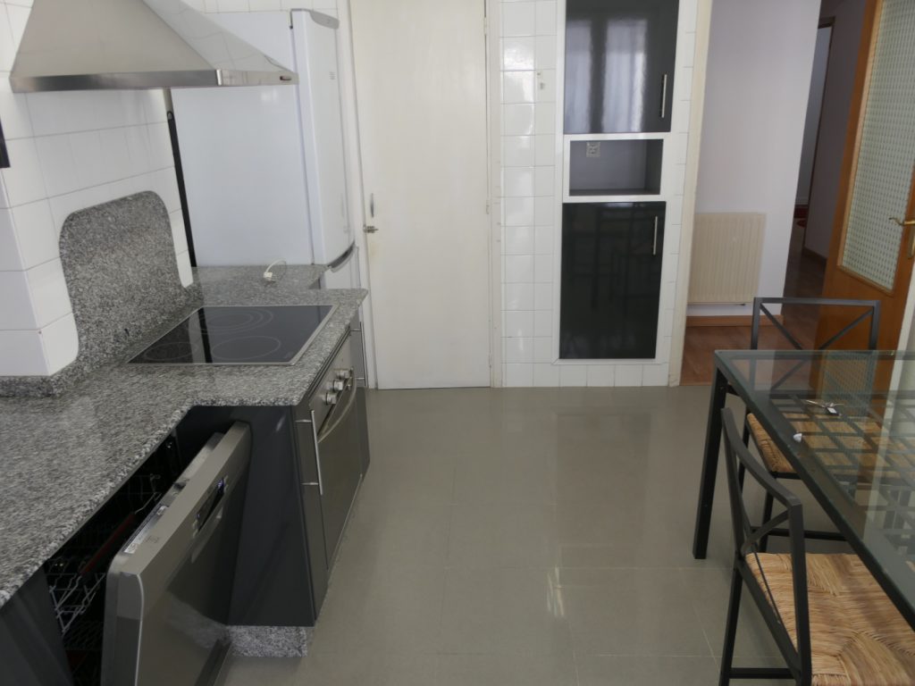 Piso de 5 dormitorios, Río Navia