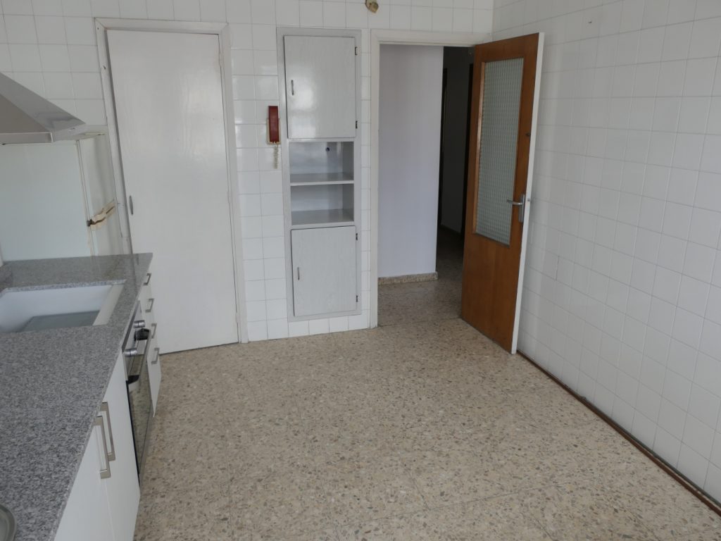 Piso de 5 dormitorios, Río Navia