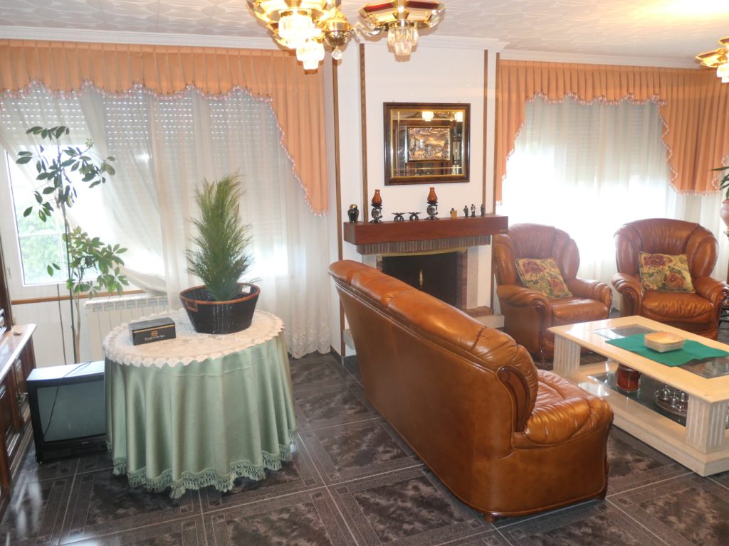 Chalet individual de 5 dormitorios, Calde