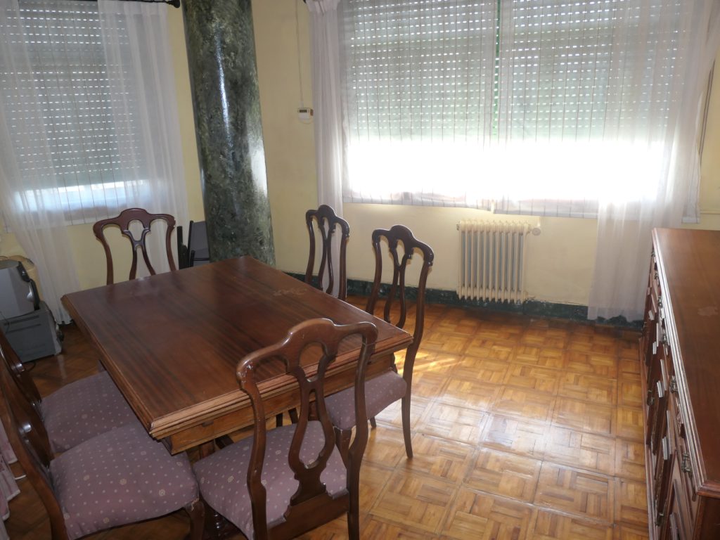 Piso de 4 dormitorios, Río Eo