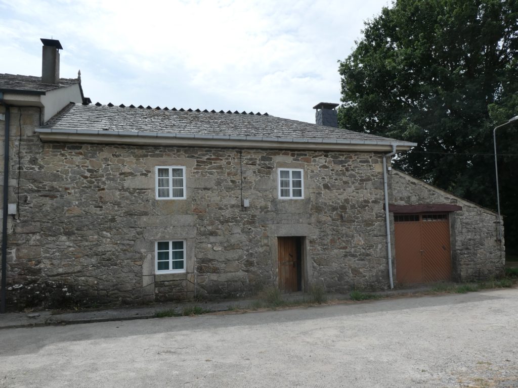 Casa de piedra pareada, Fonteseca – Xiá
