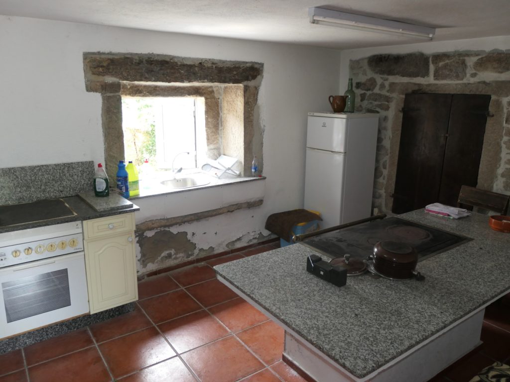 Casa de piedra pareada, Fonteseca – Xiá