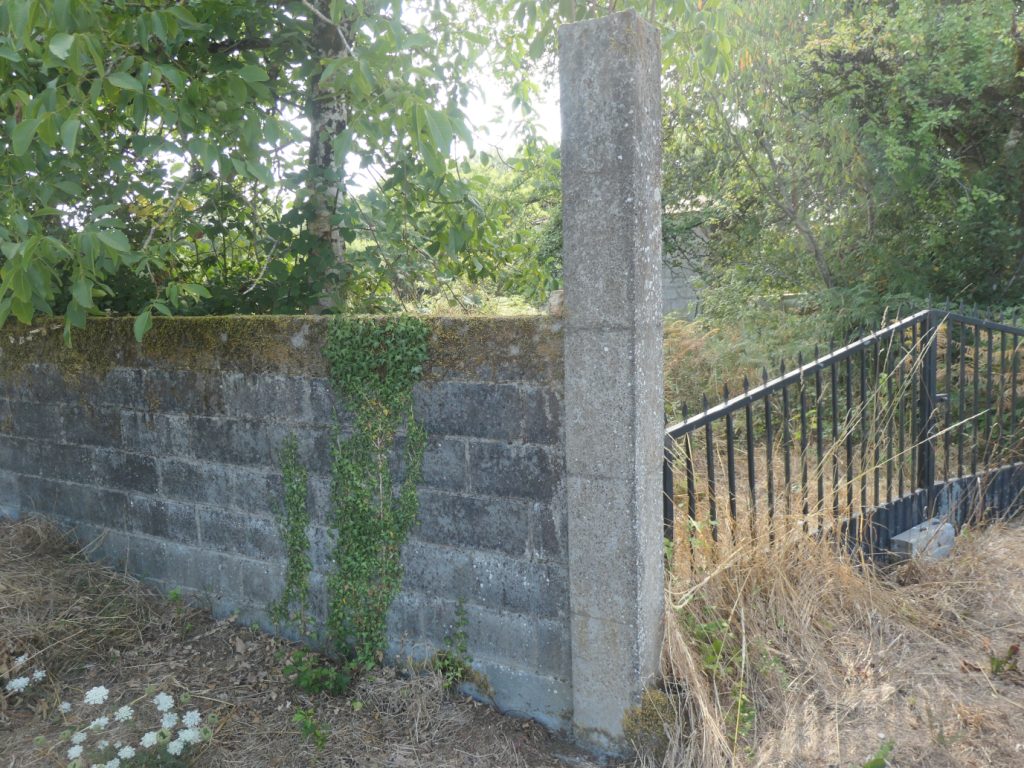 Casa de piedra con parcela edificable, A Revolta – Castroverde