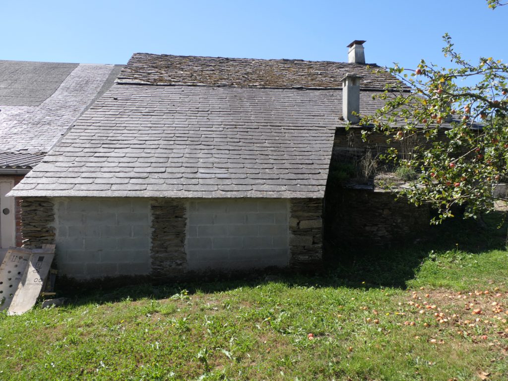 Casa de piedra pareada, Carral-Begonte