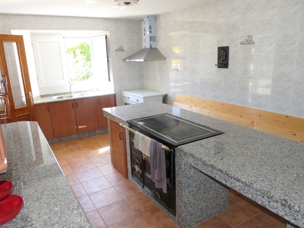 Casa de piedra pareada, Carral-Begonte