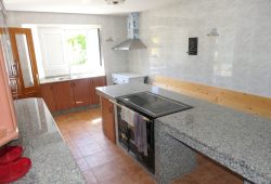 Casa de piedra pareada, Carral-Begonte