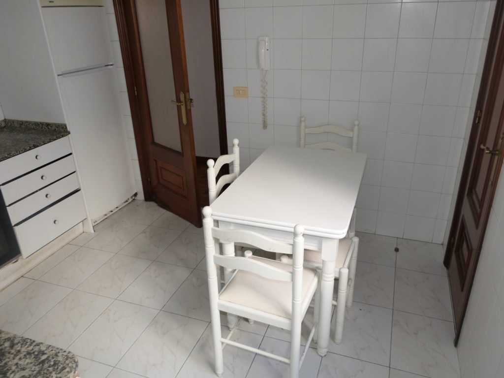 Piso de 3/4 dormitorios, Avda. de La Coruña