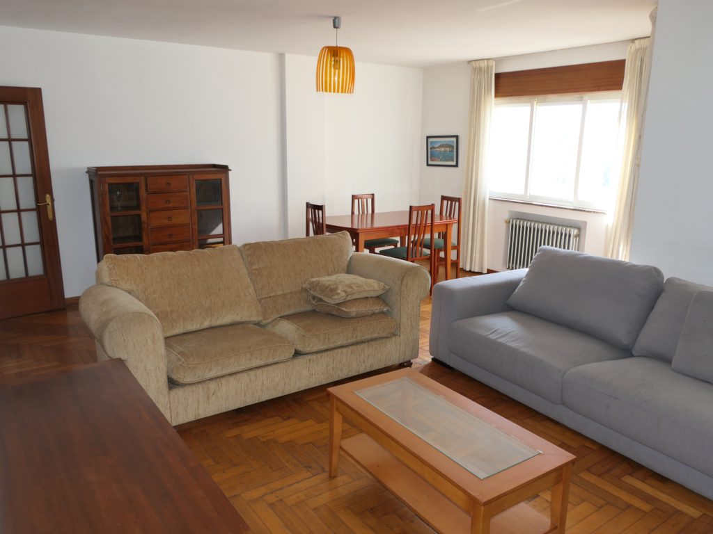 Piso de 3/4 dormitorios, Avda. de La Coruña