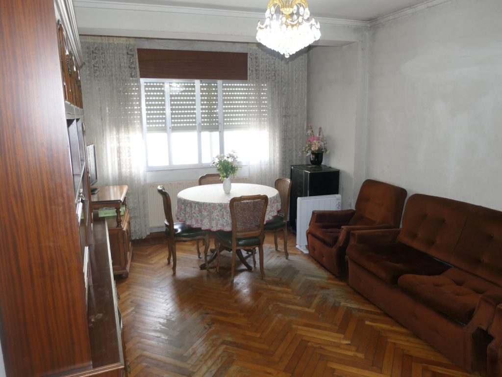 Piso de 3 dormitorios, Calle Río Sil